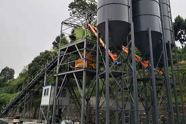 早期購買混凝土攪（jiǎo）拌站的老用戶該做哪些改進來應對環保測評呢？